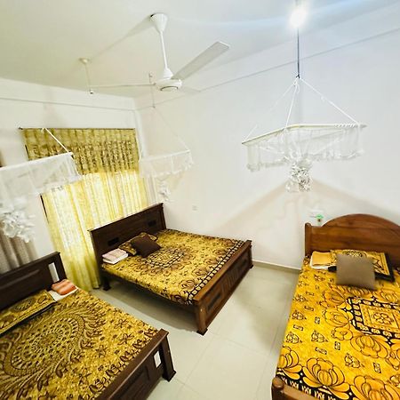 Golden Town Hostel Tangalle Kültér fotó