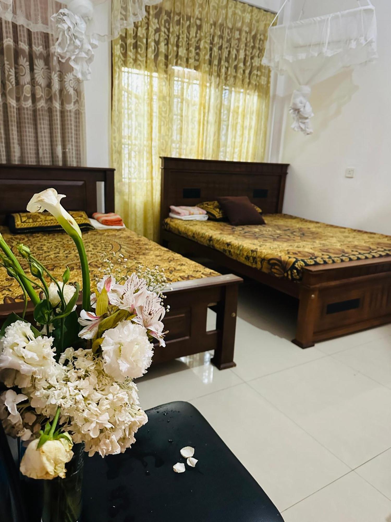 Golden Town Hostel Tangalle Kültér fotó