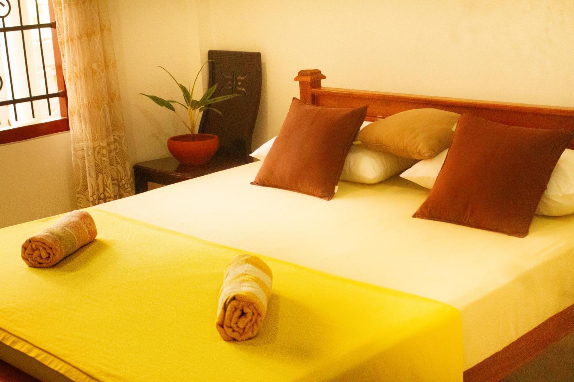 Golden Town Hostel Tangalle Kültér fotó