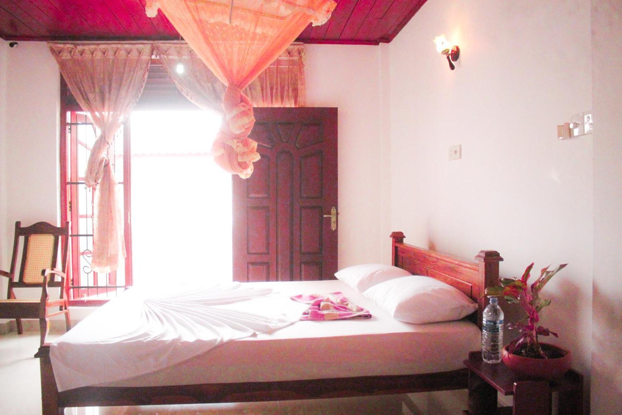 Golden Town Hostel Tangalle Kültér fotó